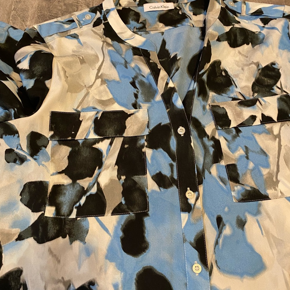 Calvin Kline blue and white blouse size L - Picture 4 of 5